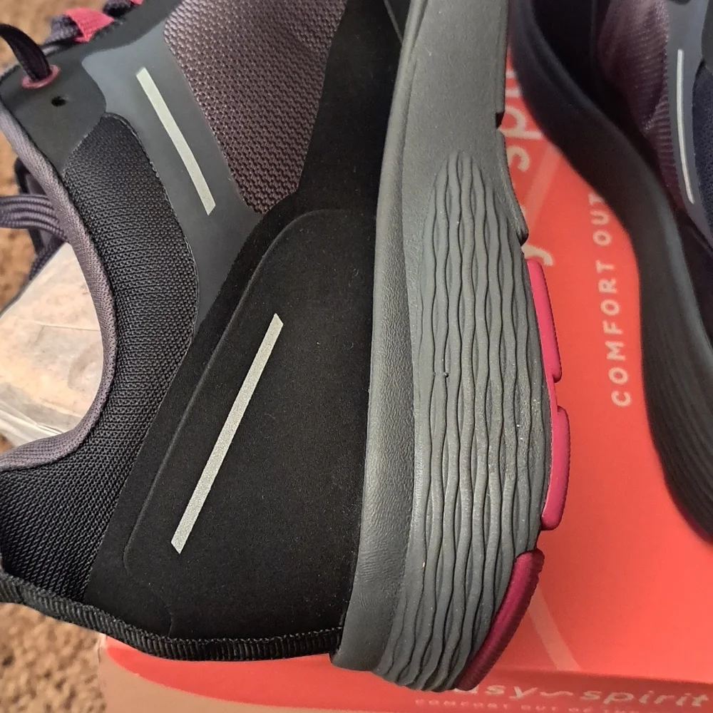 Easy Sprit Womens Skyview Water Resitant shoes NWT